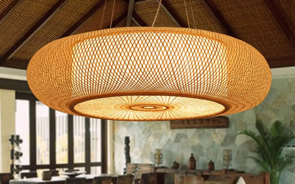 Plafonnier design dans une chambre au plafond bas — Candela Luminaires