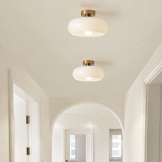 Plafonnier Sphère Verre Opalin et Laiton Minimaliste Design Moderne Boule - Salon Salle à Manger Chambre — Vesta