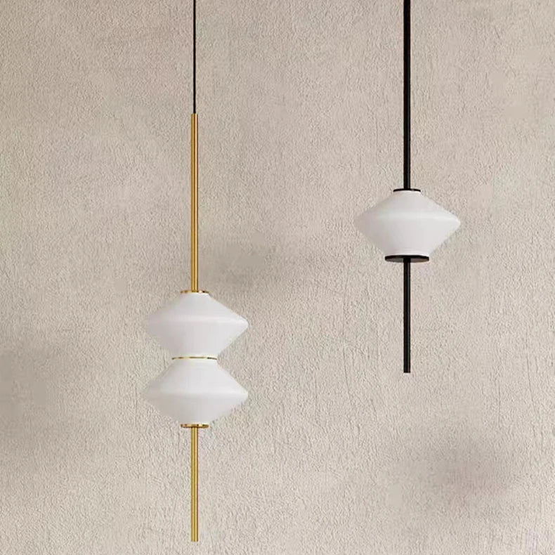 Suspension Géométrique Verre Opalin et Métal Noir - Chambre Salon Cuisine — Facetto