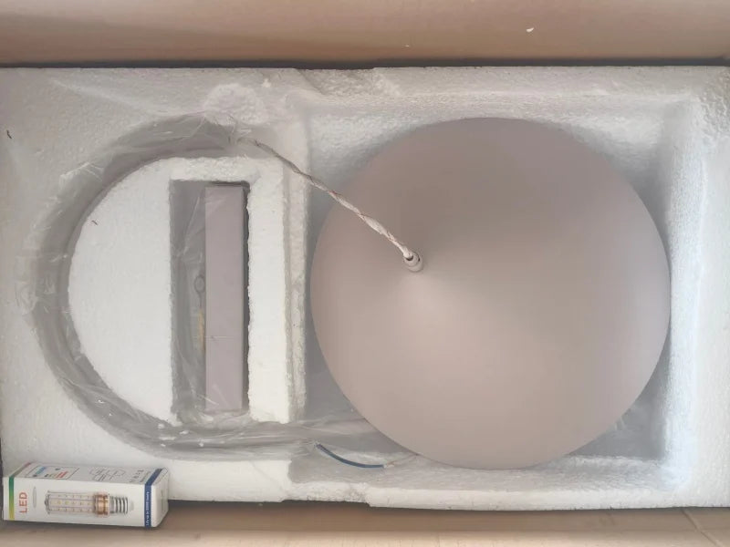 Patrícia Chapeau Métal Blanc Minimaliste