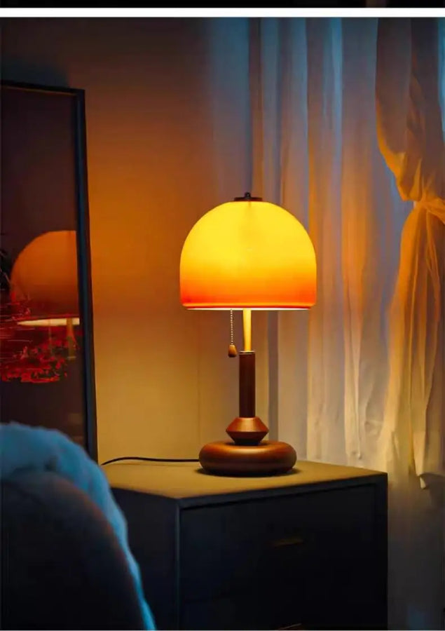Lampe de Table Dôme Verre Ambré et Bois Sombre - Chambre Bureau Salon — Voûte