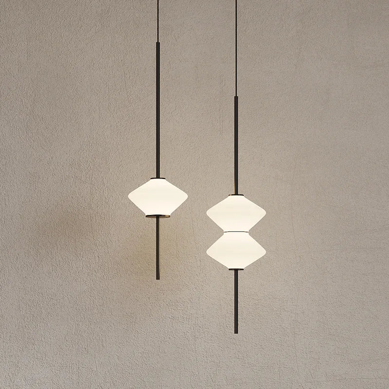 Suspension Géométrique Verre Opalin et Métal Noir - Chambre Salon Cuisine — Facetto