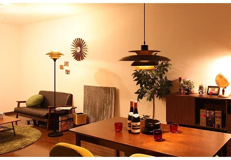 Lampadaire Tablette Métal Noir et Bois Minimaliste Design - Salon Bureau Chambre — Lumio