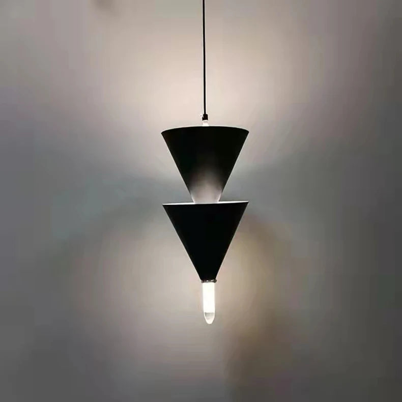 Suspension Cônes Métal Noir Mat Empilés - Cuisine Salon Bureau — Zorn