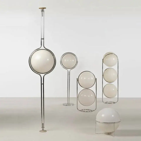 Lampadaire Sphère Verre Opalin et Métal Chromé Minimaliste Design - Salon Bureau Chambre — Orbe