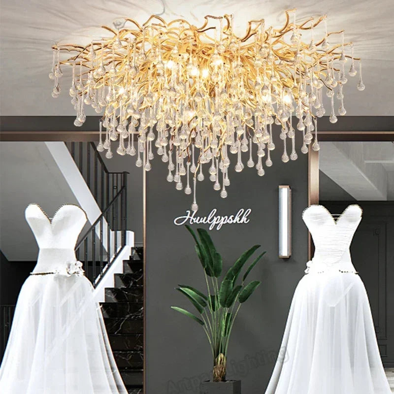 Randi Cascade Cristal et Métal Doré Luxueux
