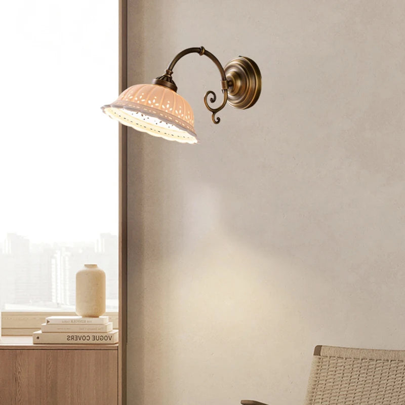 Applique Murale Cloche Porcelaine Blanche et Laiton Vintage - Chambre Salle de Bain Salon — Campanio
