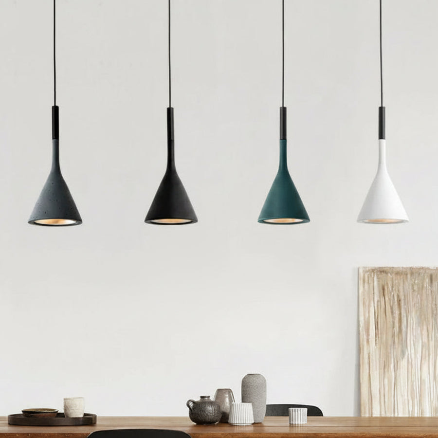 Suspension Cône Métal Noir Mat Minimaliste Design - Cuisine Salon Bureau — Effilé
