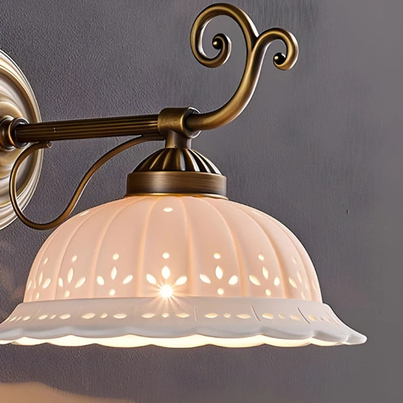 Applique Murale Cloche Porcelaine Blanche et Laiton Vintage - Chambre Salle de Bain Salon — Campanio
