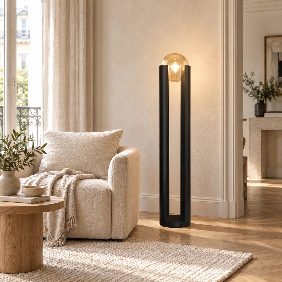 Prisme — lampadaire verre transparent hauteur143 cm dans un salon