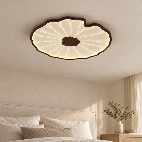 Solara en finition noyer, une feuille, lumière chaude dans une chambre