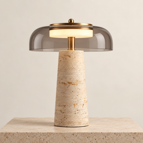 Lampe Oréa en travertin et laiton avec dôme en verre fumé — vue studio