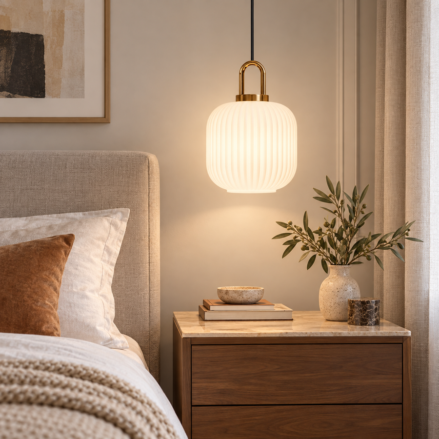 Presto — 28 cm de hauteur, diamètre 20 cm — blanc laiteux — ambiance