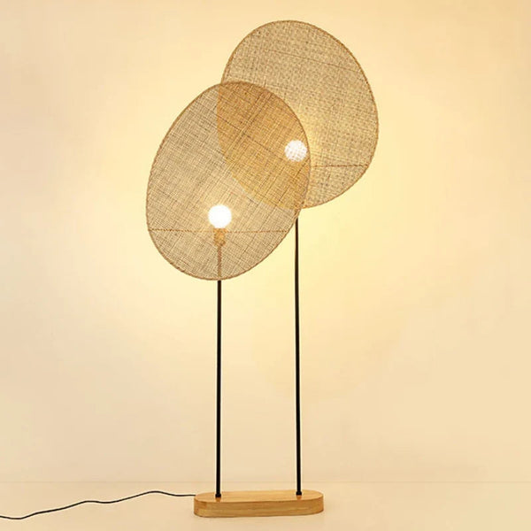 Lampadaire design dans un salon contemporain — Candela Luminaires