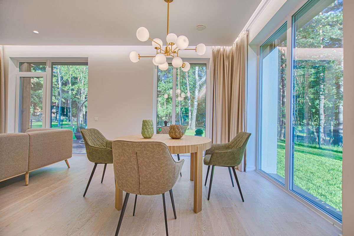 Ambiance intérieure — Lustre salle à manger : comment le choisir selon la table