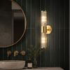 Applique Murale Verre Soufflé Vert et Laiton Épuré Design Moderne - Chambre Salle de Bain Salon — Orla