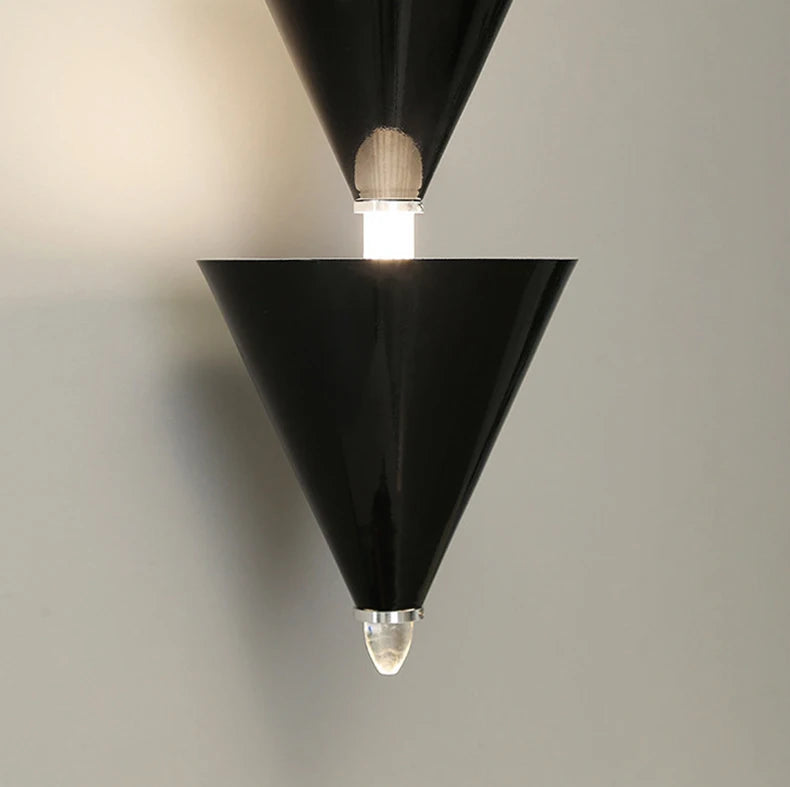 Suspension Cônes Métal Noir Mat Empilés - Cuisine Salon Bureau — Zorn