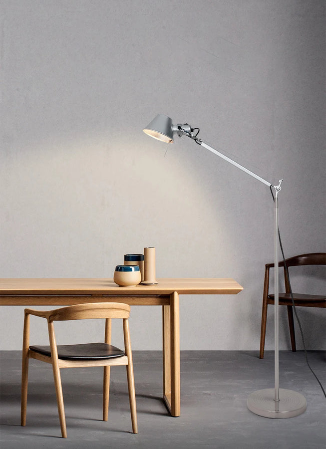 Lampadaire Bras Articulé Acier Chromé Minimaliste Design - Salon Bureau Chambre — Aura