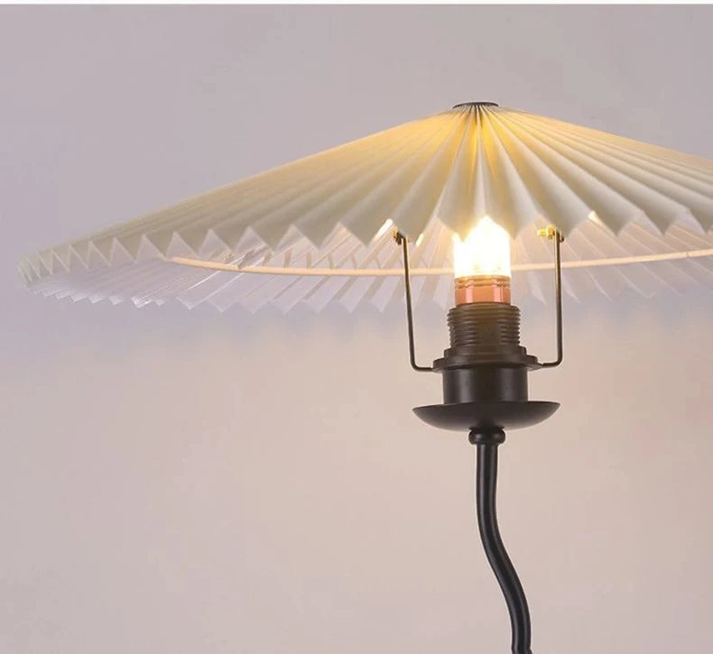 Lampadaire Spirale Métal Noir et Abat-Jour Plissé - Salon Bureau Chambre — Spiro