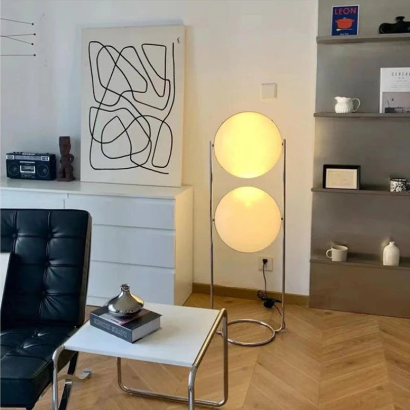Lampadaire Sphère Verre Opalin et Métal Chromé Minimaliste Design - Salon Bureau Chambre — Orbe