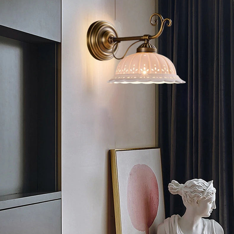 Applique Murale Cloche Porcelaine Blanche et Laiton Vintage - Chambre Salle de Bain Salon — Campanio