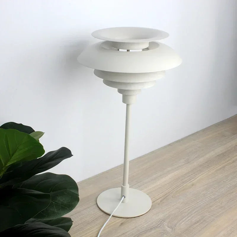 Lampadaire Tablette Métal Noir et Bois Minimaliste Design - Salon Bureau Chambre — Lumio