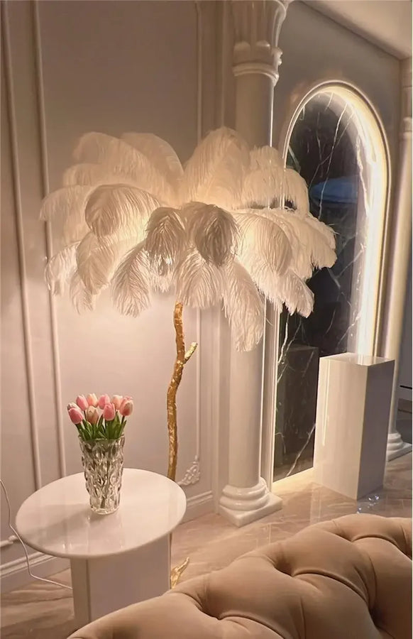 Lampadaire Plumes Blanches et Métal Doré Art Déco - Salon Bureau Chambre — Aigrette