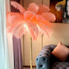 Lampadaire Feuillage Plumes Blanches et Métal Doré Art Déco - Salon Bureau Chambre — Folium