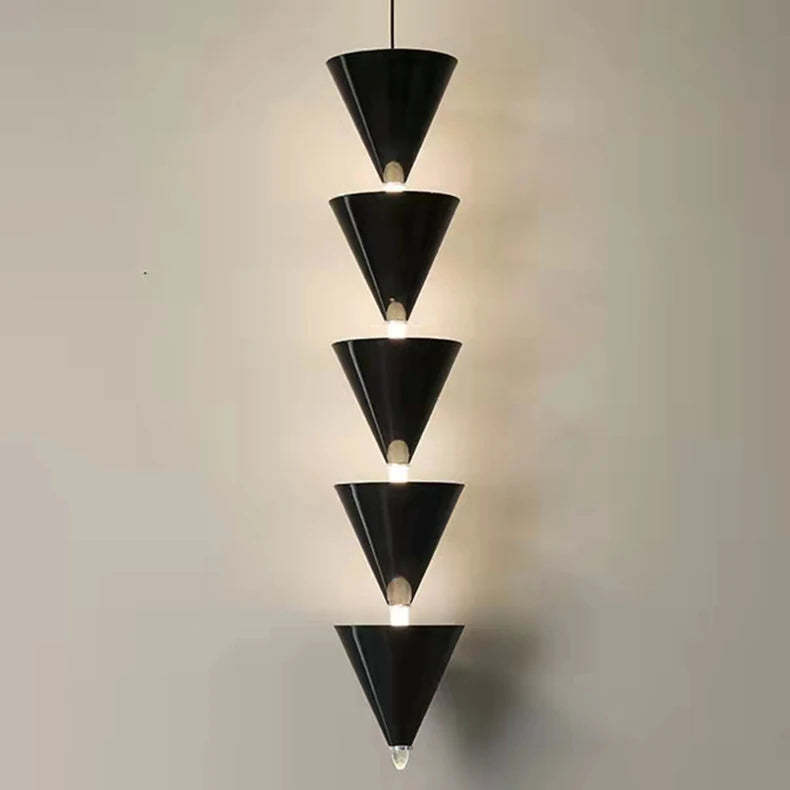 Suspension Cônes Métal Noir Mat Empilés - Cuisine Salon Bureau — Zorn