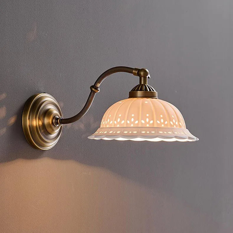 Applique Murale Cloche Porcelaine Blanche et Laiton Vintage - Chambre Salle de Bain Salon — Campanio
