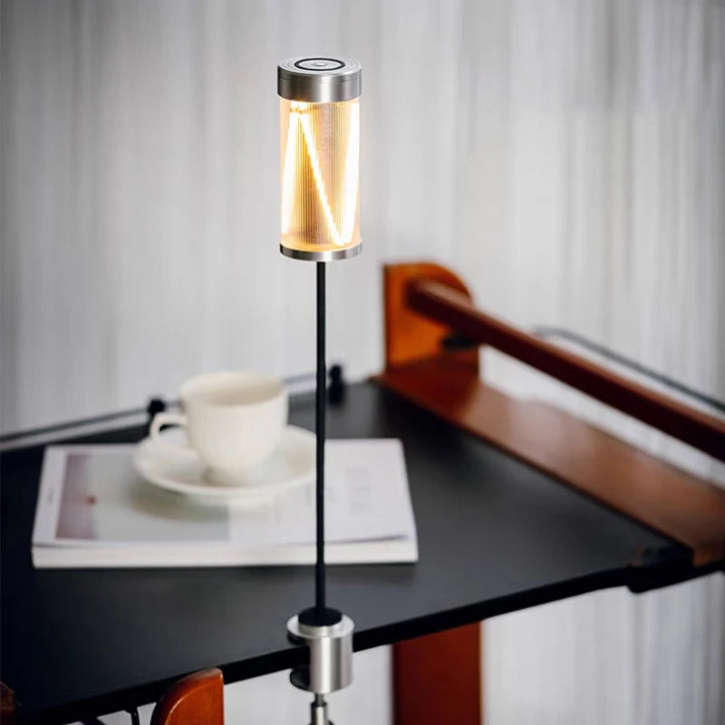 Lampe de Table Cylindre Métal Argenté Minimaliste Design - Chambre Bureau Salon — Stria
