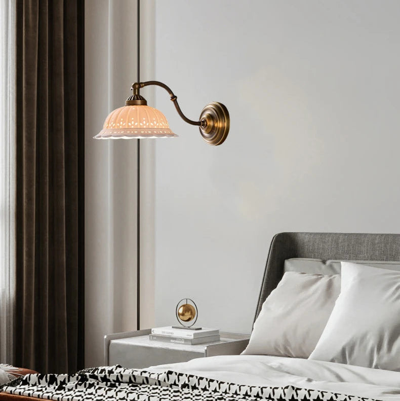 Applique Murale Cloche Porcelaine Blanche et Laiton Vintage - Chambre Salle de Bain Salon — Campanio