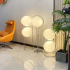 Lampadaire Sphère Verre Opalin et Métal Chromé Minimaliste Design - Salon Bureau Chambre — Orbe