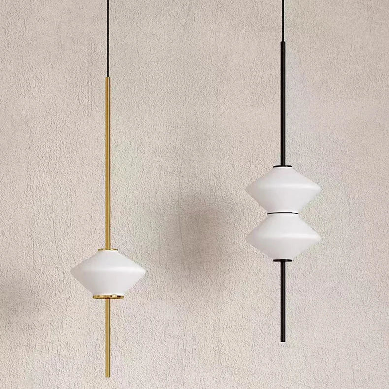 Suspension Géométrique Verre Opalin et Métal Noir - Chambre Salon Cuisine — Facetto