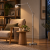 Aura — lampadaire articulé argenté — ambiance 2