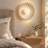 Coralia blanche — mise en ambiance près d’un lit