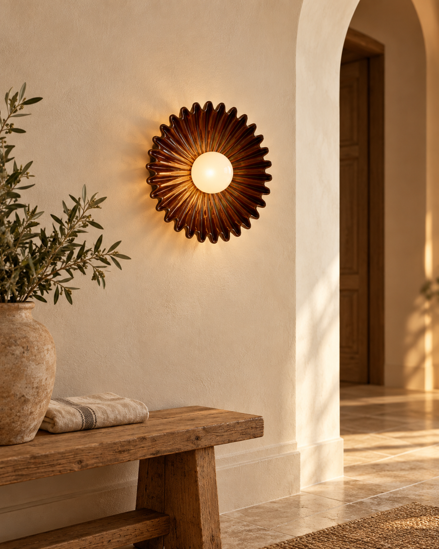 Coralia brune — mise en ambiance dans un couloir