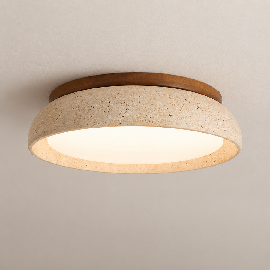 Solena Ø 43 cm — plafonnier travertin et bois, vue studio